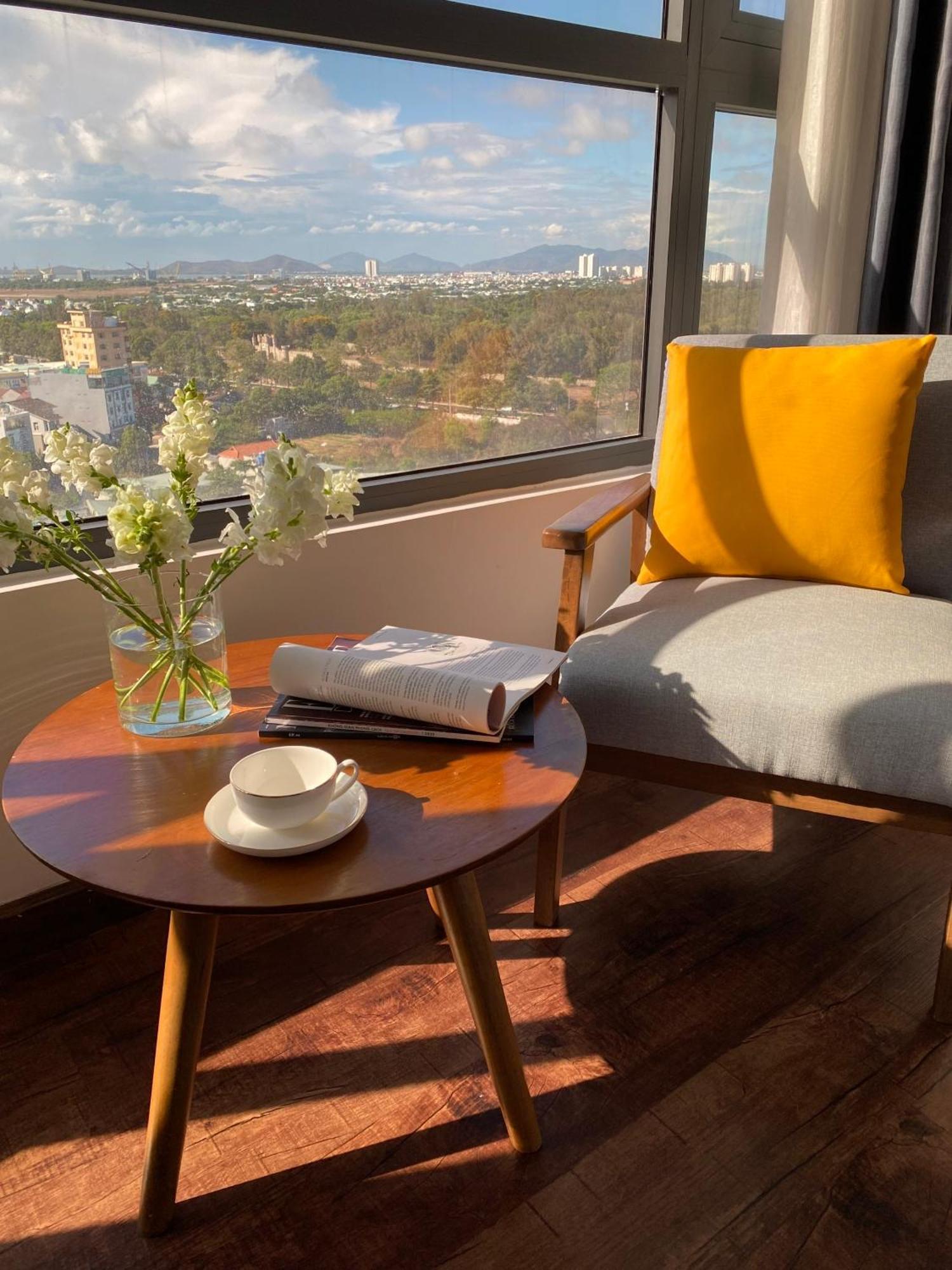 Vias Hotel Vung Tau - Transportation Included Экстерьер фото A coffee table with a chair
